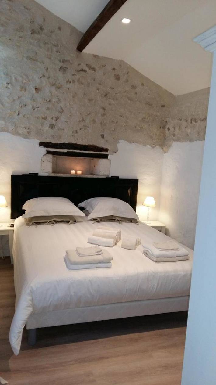 Maison d’hôte pour 2 personnes, avec Jacuzzi et Terrasse ainsi que Jardin et Piscine