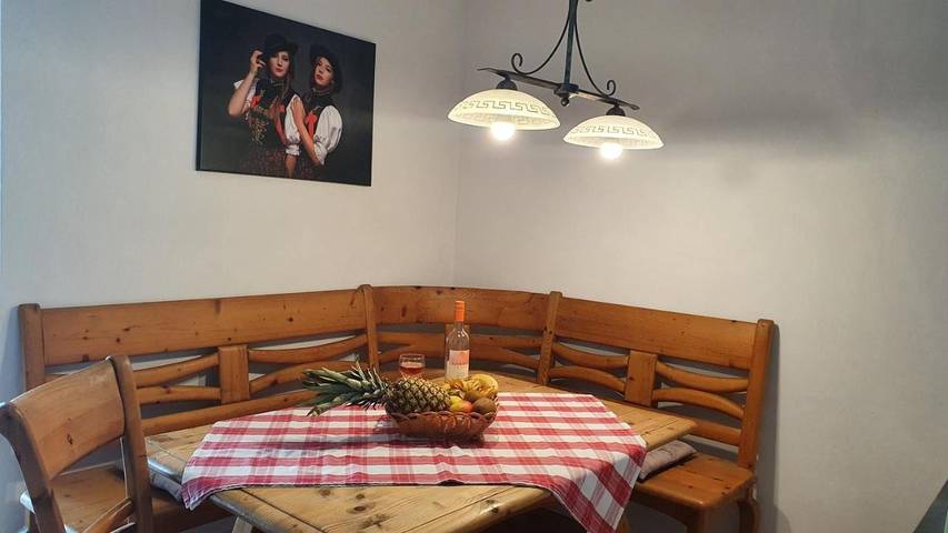 Ferienwohnung für 6 Personen, mit Balkon und Ausblick in Häusern - 4