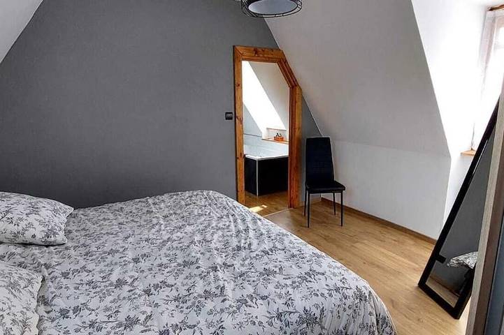 Location de vacances pour 8 personnes, avec jacuzzi ainsi que piscine et jardin dans Orniac - 2