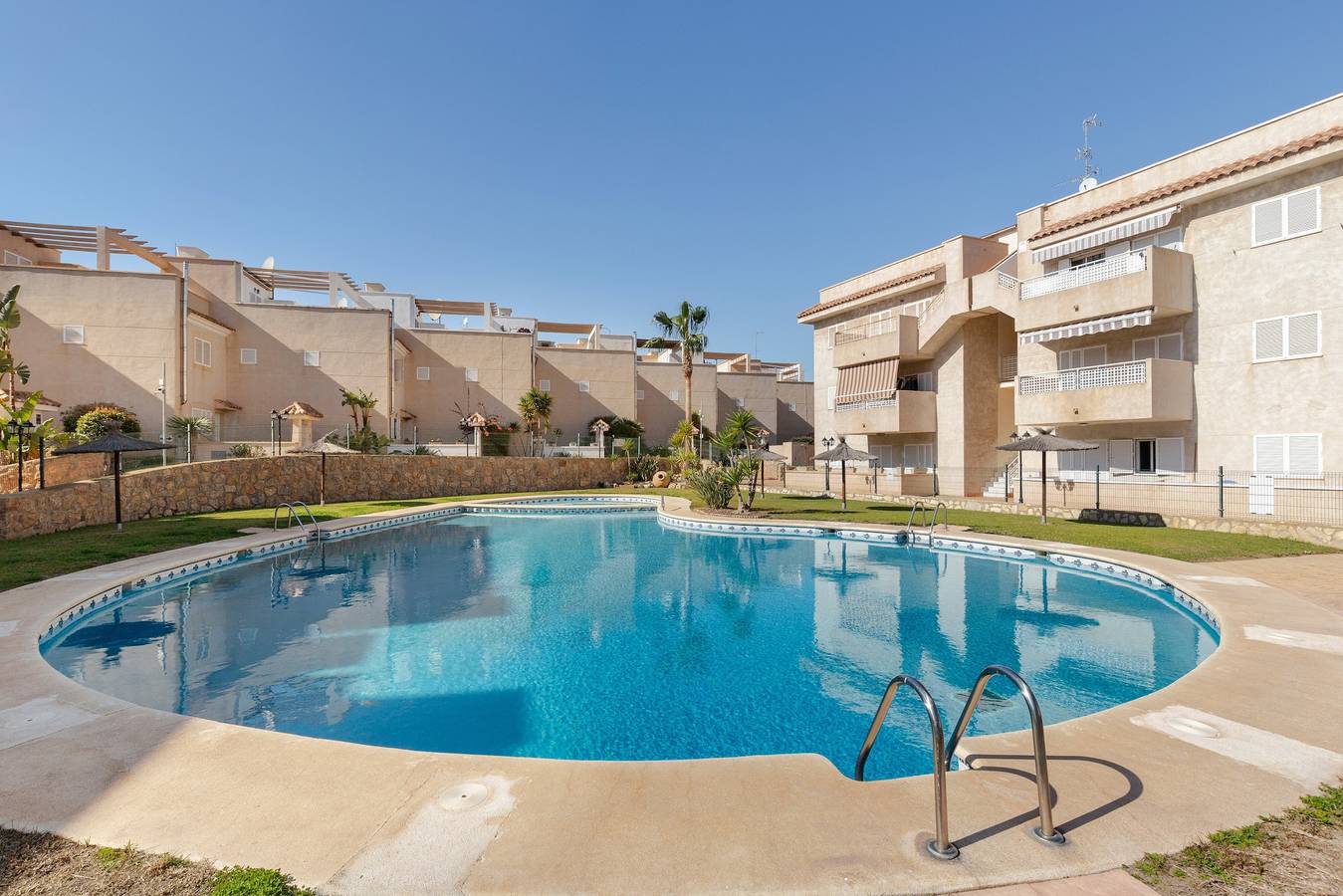 Ganze Wohnung, Ferienwohnung 'Aguilas Con Ac Y Piscina' mit Gemeinschaftspool, Wi-Fi und Klimaanlage in Los Geraneos, Costa Cálida
