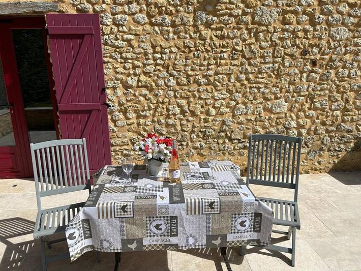 Location de vacances pour 2 personnes, avec Terrasse ainsi que Jardin et Vue à Saint-Amand-de-Vergt - 3