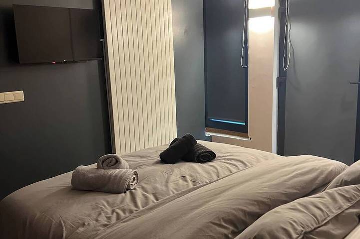 Location de vacances pour 12 personnes, avec jacuzzi à Momignies - 2