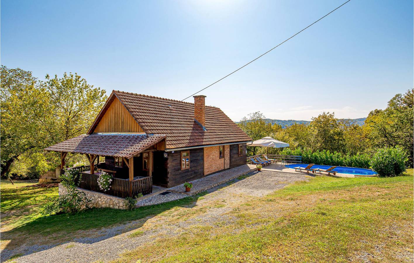 Geräumige 125 m² große Wohnung mit Terrasse, Grill und WLAN in Karlovac und Umgebung