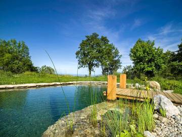 Gîte pour 6 personnes, avec piscine et sauna ainsi que vue et jardin à Montbolo