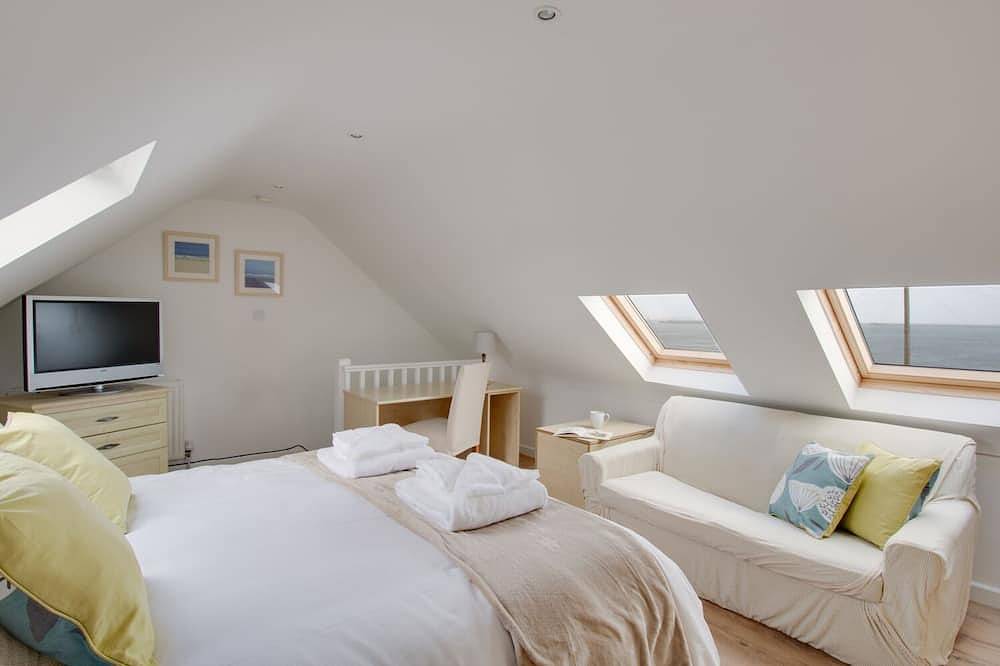 The Lookout -The House With A View, pet friendly in Weymouth in Weymouth, Dorset