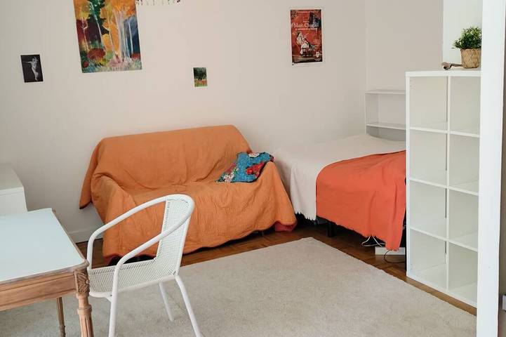 Apartamento entero, Bright, quiet, cosy studio overlooking park in Caluire-et-Cuire, Lyon region