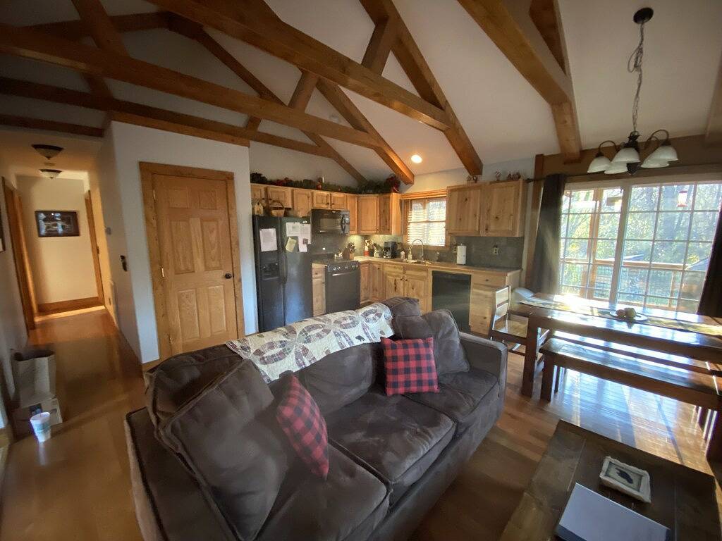 Bear Timbers log cabin on the Shenandoah River in Page County