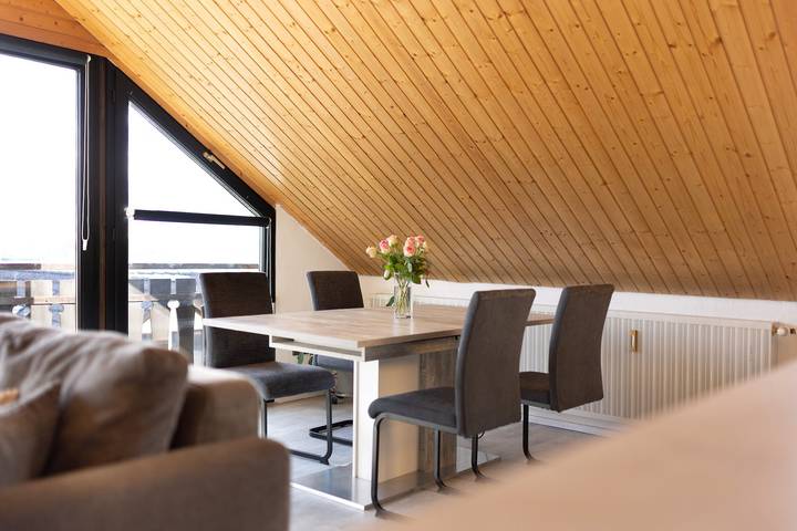 Geheel appartement, Appartement 'Bergliebe' met bergzicht en wifi in Bitz, Neckar-Alb