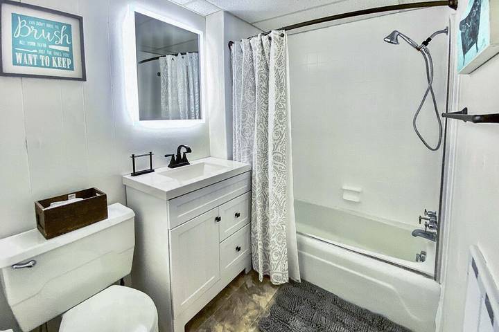 Log cabin for 13 people, with hot tub and terrace, with pets in Beech Mountain