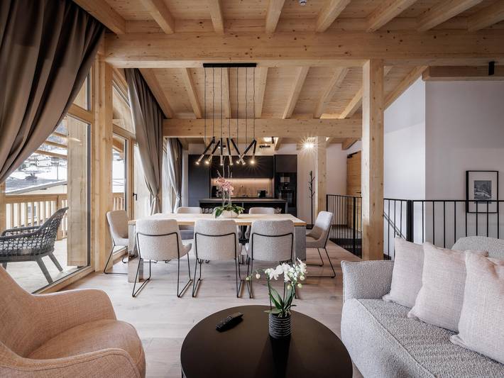 Ferienwohnung für 10 Personen, mit Balkon und Terrasse sowie Whirlpool und Pool in Tiroler Oberland