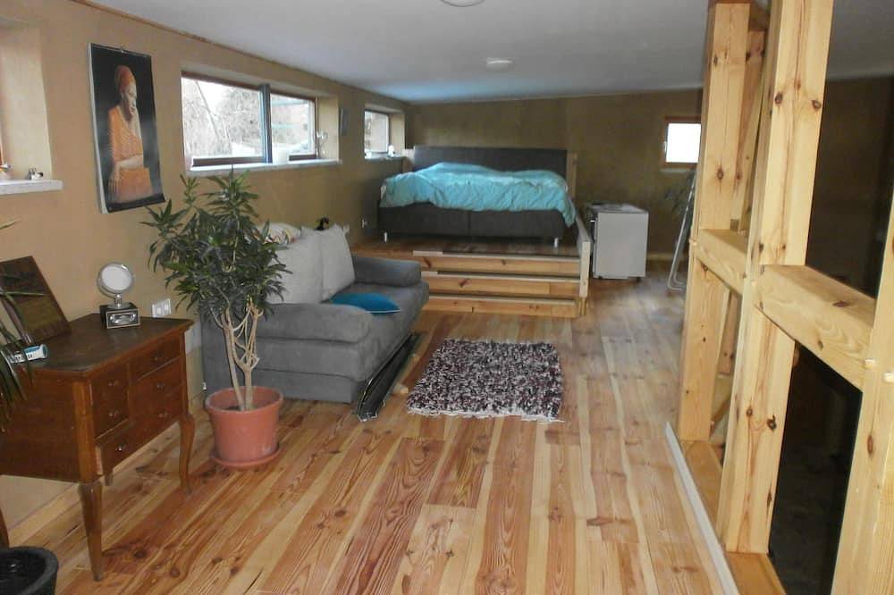 Ganze Wohnung, Ruhige, gemütliche Ferienwohnung 5min vom Schloss Moritzburg, 15min von Dresden in Moritzburg, Meißen Region