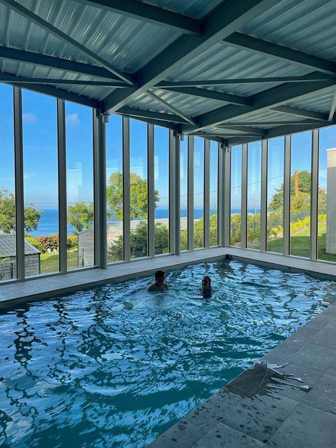 Appartement de vacances pour 4 personnes, avec terrasse ainsi que vue et piscine, animaux acceptés