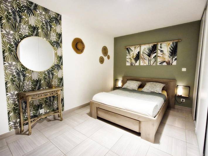 Appartement de vacances pour 8 personnes, avec vue ainsi que piscine et jardin, animaux acceptés