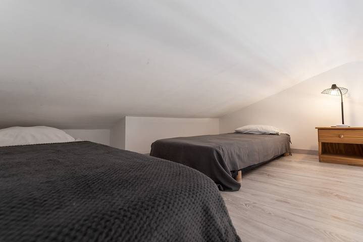 Appartamento intero, Appartamento vacanze per 2 persone con balcone in Sant Ambroggio, Lumio