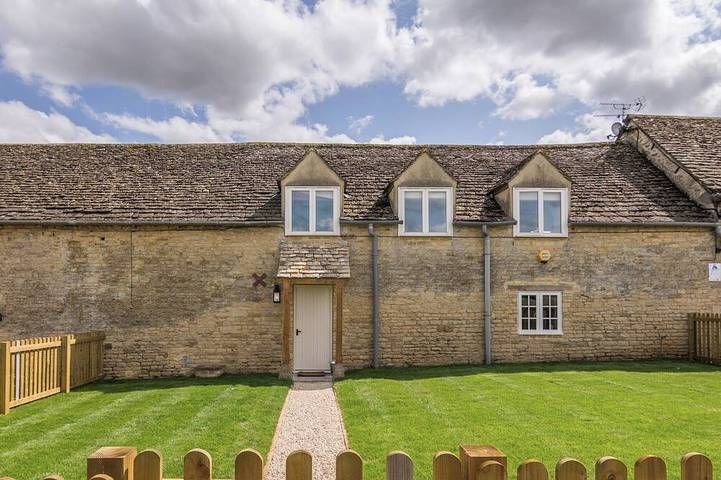 Cottage for 7 people, with garden, with pets in Cirencester