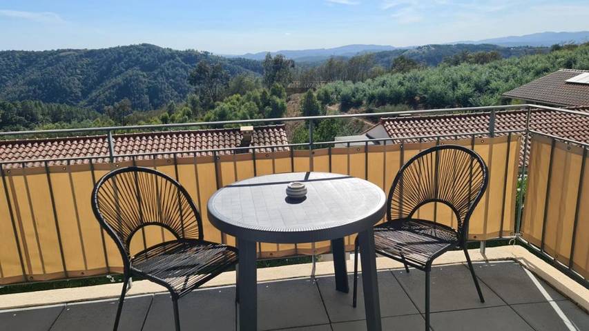 Gîte pour 4 personnes, avec Balcon et Terrasse ainsi que Jardin et Piscine à Tanneron - 4