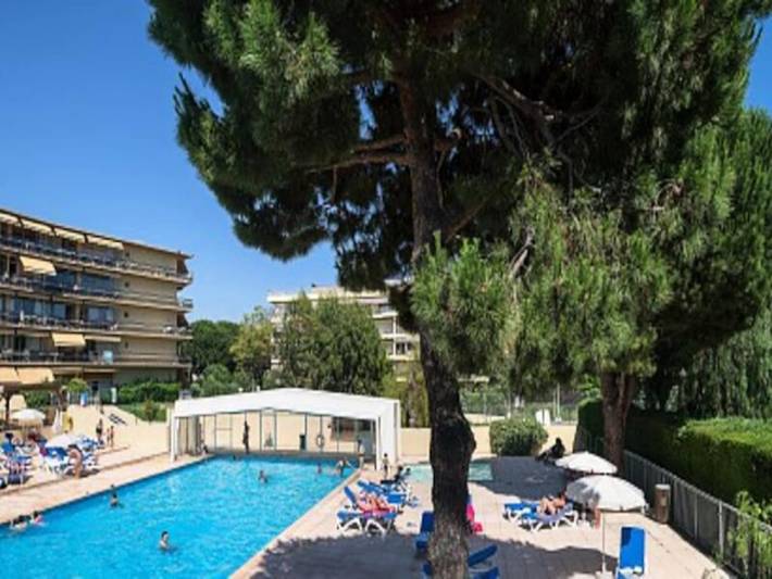 Location de vacances pour 4 personnes, avec balcon et piscine, adapté aux familles à Saint-Laurent-du-Var