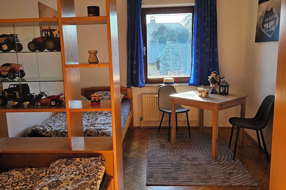 In den Alpen neben den Skipisten und Bergseen befindet sich dieses Apartment. in Bezirk Gmunden