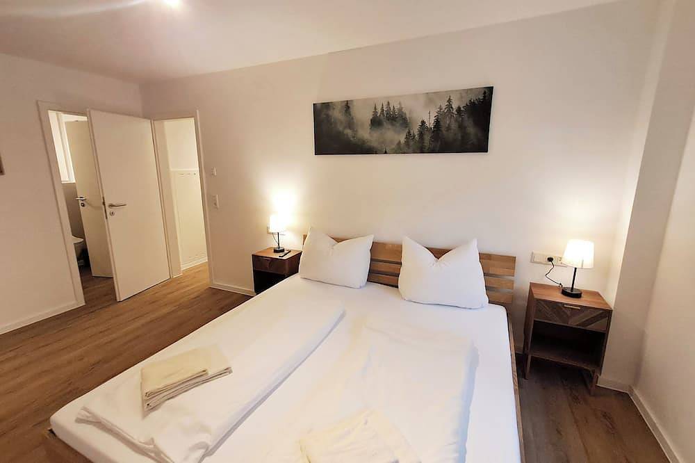Ganze Wohnung, Ferienwohnung Wiesengrün: 97 m², Terrasse, 2 Bäder, Wlan, Hund erlaubt in Elkeringhausen, Winterberg