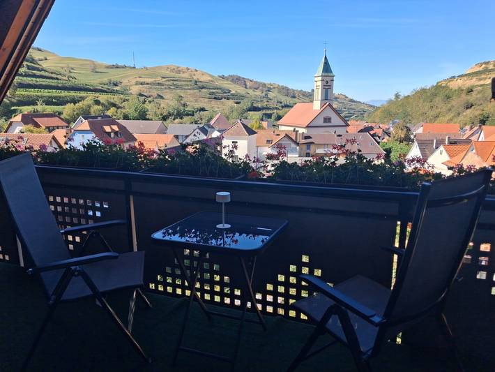 Apartamento entero, Apartamento D con vistas a la montaña, balcón y wifi in Vogtsburg - Schelingen, Vogtsburg