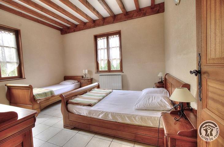 Gîte pour 11 personnes, avec jardin dans Beaujolais - 4