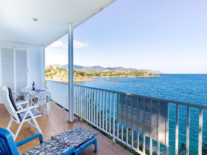 Ferienwohnung für 5 Personen, mit Terrasse und Ausblick in Llanca - 4