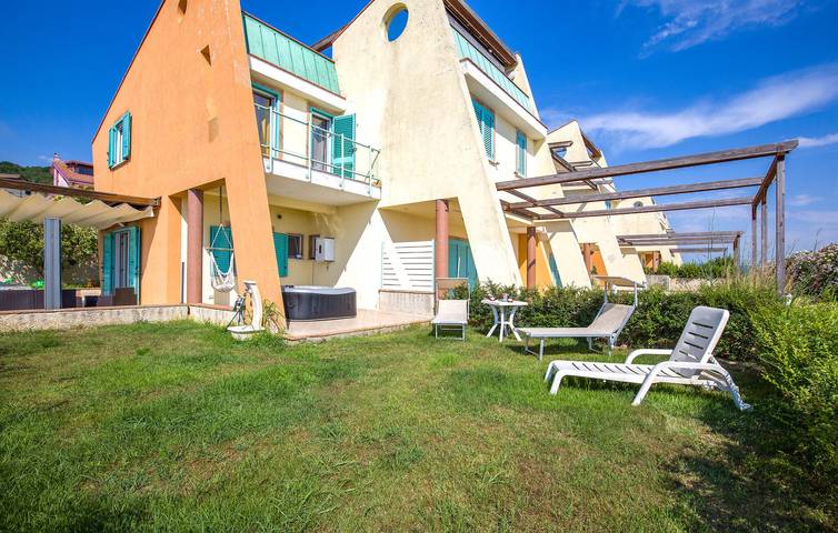 Vakantiehuis voor 6 personen, met tuin en whirlpool - 1