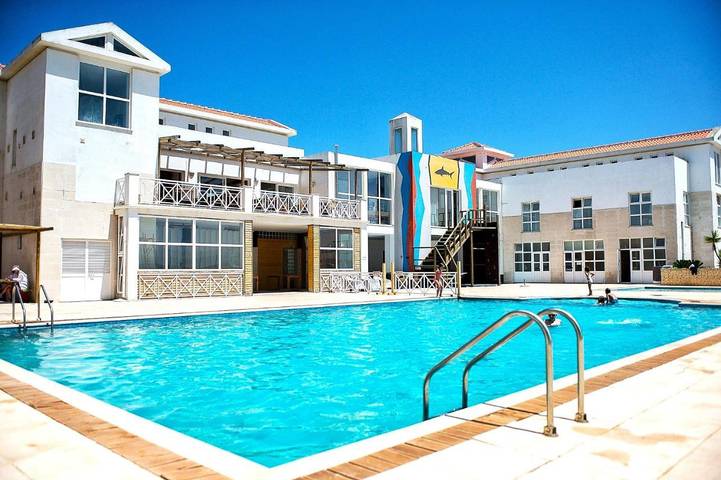 Albergue, con Terraza y Jardín además de Piscina para niños y Piscina en Peniche - 3