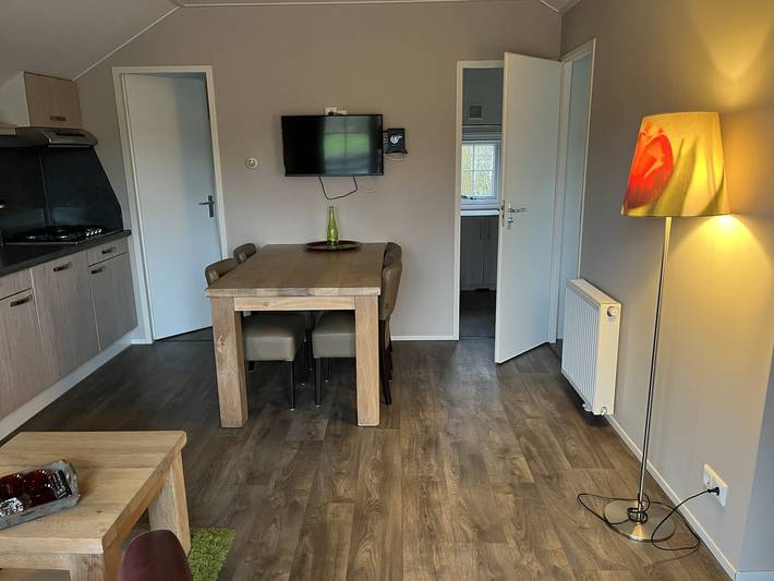 Eco-Chalet für vier Personen im natürlichen Umgebung in Ossenzijl, Nationalpark Weerribben-Wieden