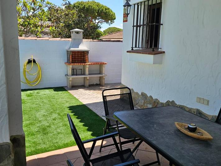 Holiday Home 'Villa Pinaleta' with Private Pool, Wi-Fi and Air Conditioning in Chiclana de la Frontera, Costa de la Luz