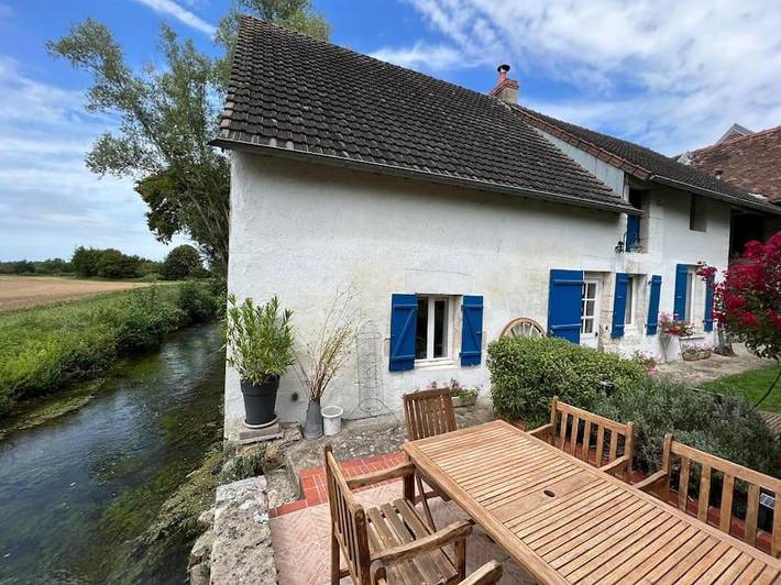 Gîte pour 4 personnes, avec vue et jardin dans Vinon