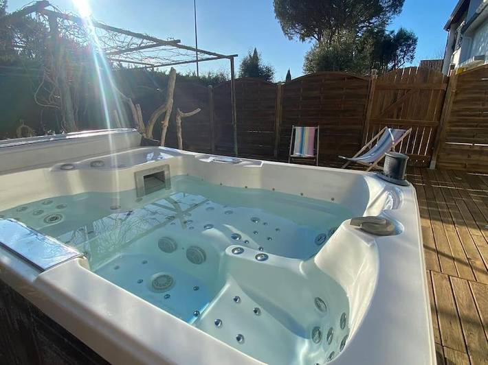 Appartement de vacances pour 6 personnes, avec jacuzzi ainsi que jardin et terrasse