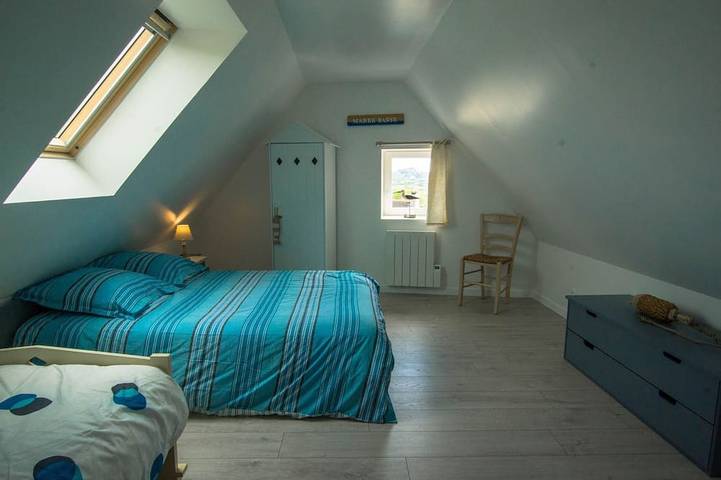 Meerblick, Steinhaus zwischen Crozon Camaret, Wifi, geschlossener, heller Garten in Crozon, Iroise
