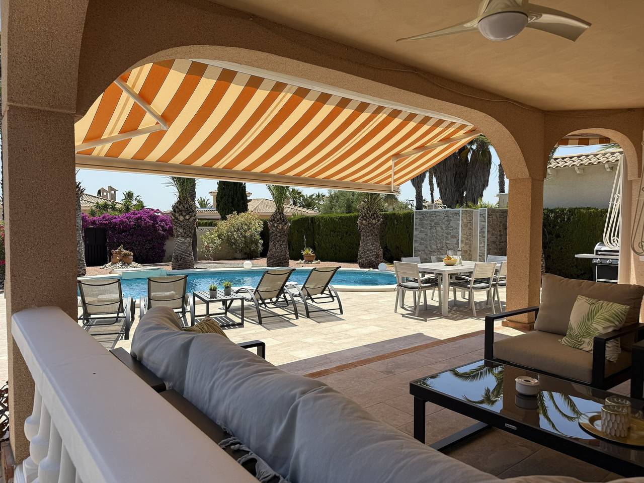 Maison de vacances 'Casa La Buena Vida' avec vue montagne, Wi-Fi et climatisation in Busot, Costa Blanca