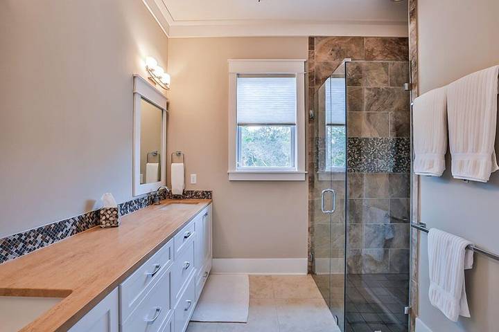 Vacation rental for 16 people, with balcony in Blue Mountain Beach