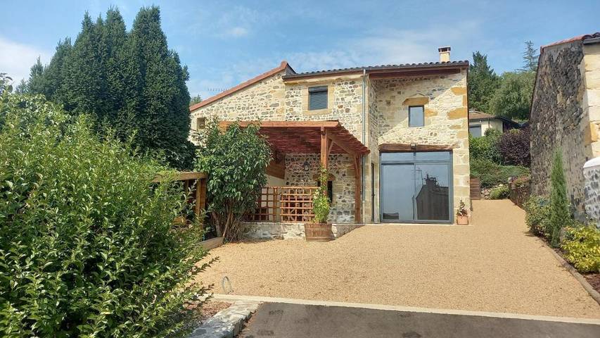 Location de vacances pour 6 personnes, avec jardin et vue, adapté aux familles à Parent - 2