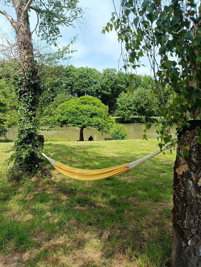 Location de vacances pour 4 personnes, avec terrasse et vue sur le lac ainsi que vue et jardin, animaux acceptés à Prunay-Cassereau - 2