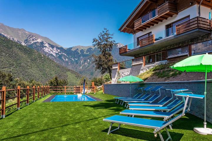 Ferienwohnung für 5 Personen, mit Terrasse und Garten sowie Pool und Seeblick in Pur