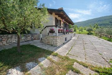 Ferienhaus für 2 Personen, mit Seeblick und Garten sowie Balkon in Verona Provinz