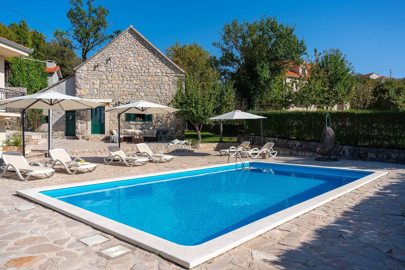 Hacienda Sylvia – abgeschiedene Villa mit 4 Schlafzimmern und 45 m2 beheiztem Pool in Makarska Riviera