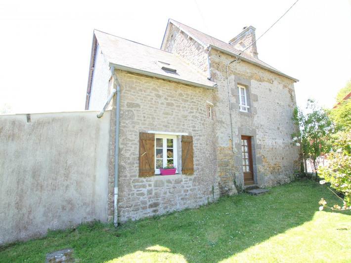 Gîte pour 4 personnes, avec jardin à Champcervon - 2