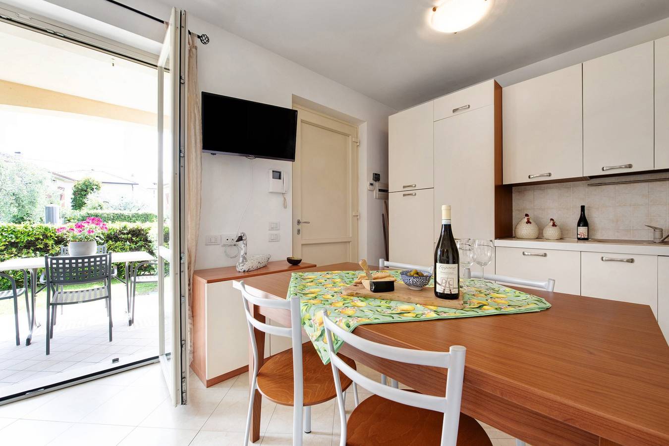 Vakantie Appartement 'Katy Lake Salvia' met Gedeeld Zwembad, Privé Terras & Wi-Fi, foto 9