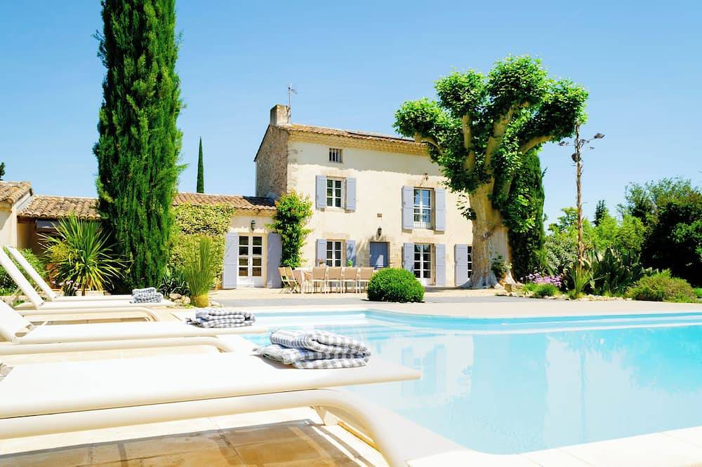 Mas provençal climatisé entre l'Isle-sur-Sorgue et Avignon. Rénové en Juin ! in Caumont-sur-Durance, Vaucluse