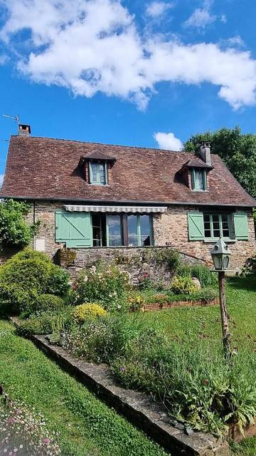 Gîte pour 4 personnes, avec jardin et vue à Jumilhac-le-Grand