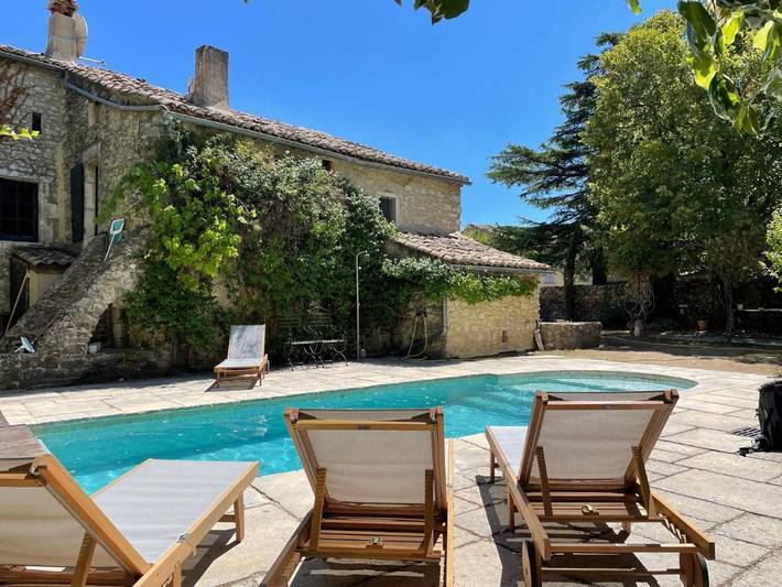 Ferienhaus für 6 Personen, mit Terrasse und Garten sowie Pool