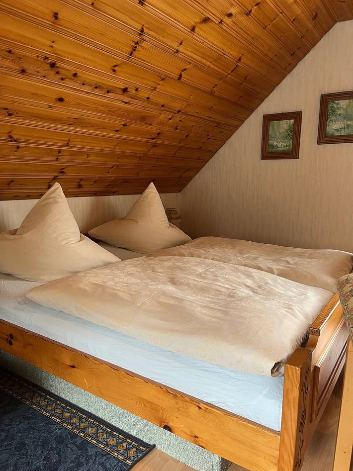 Zimmer für 3 Personen, mit Garten und Balkon