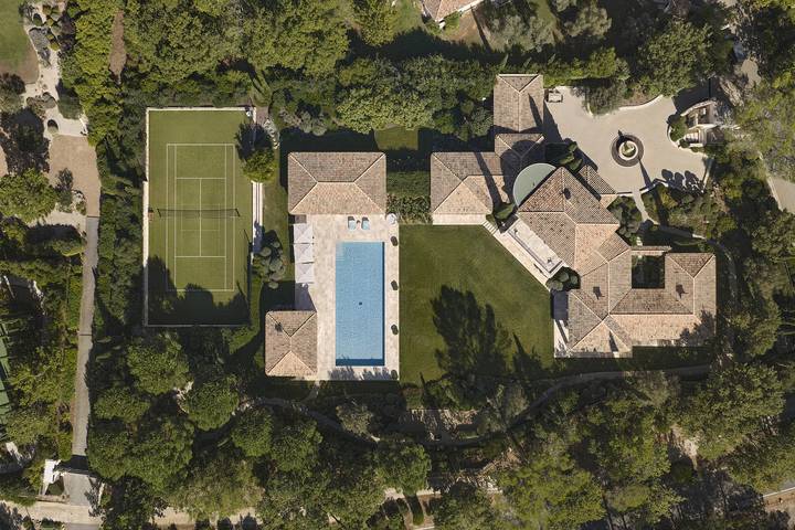 Villa for 18 people, with garden and terrace as well as hot tub, child-friendly - 1