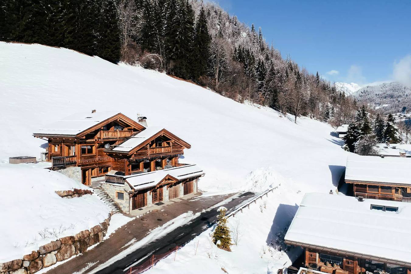 5*, 12 pers, spa extérieur & sauna, vue panoramique, 300 m pistes, 5 chambres in La Clusaz, Région d'Annecy