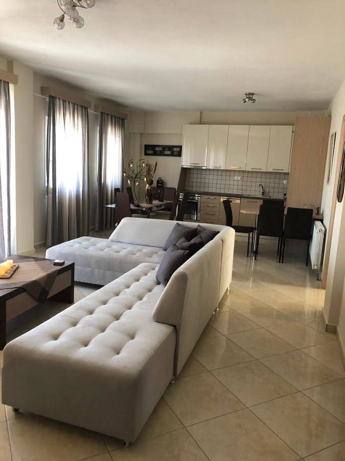 Ferienwohnung für 6 Personen, mit Balkon und Terrasse sowie Ausblick in Limenaria