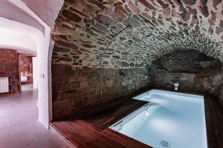 Casa rural para 17 personas, con Terraza y Jardín además de Piscina y Vistas en Noguera